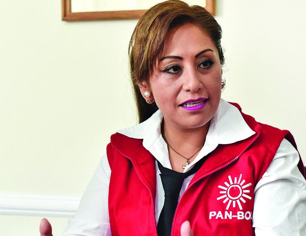 oh my god twitter doesn’t include alt text from images in their API