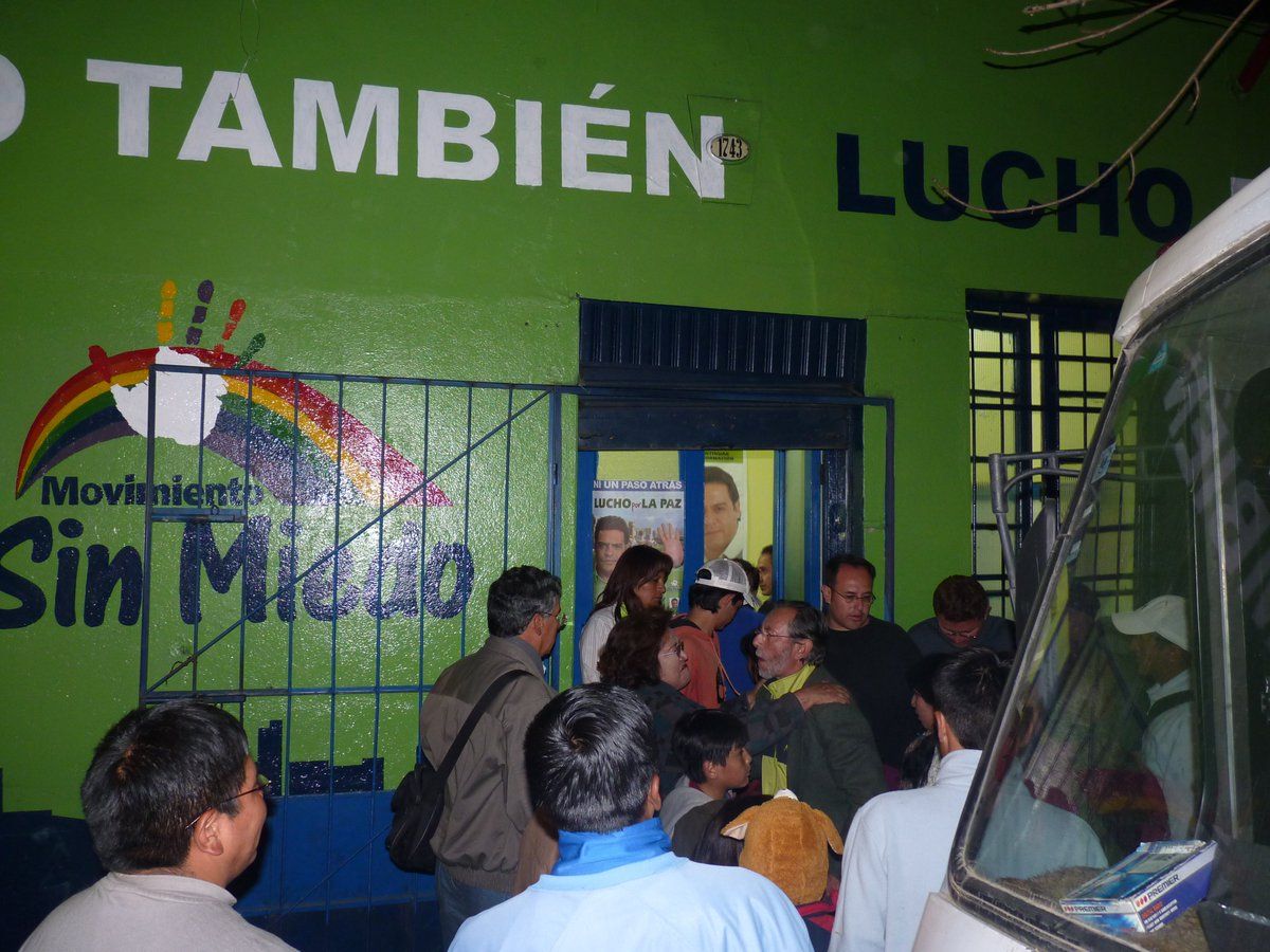 oh my god twitter doesn’t include alt text from images in their API